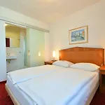 Skyhotel מלון 4*
